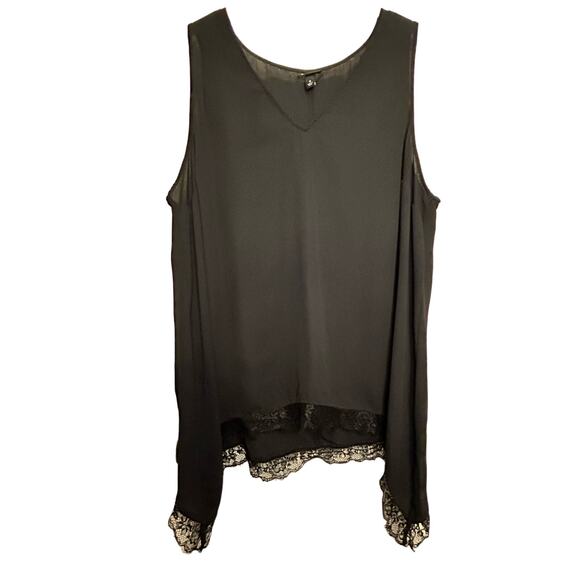 Torrid Classic Black Tank with SharkBite Lace Hem - Size 3 - Picture 1 of 7